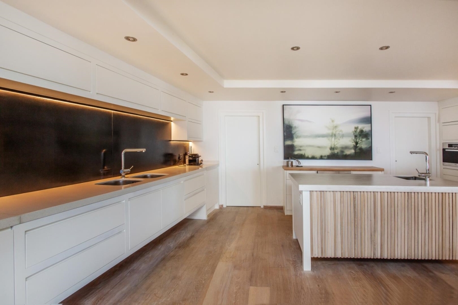 2 Bedroom Property for Sale in Green Point Western Cape